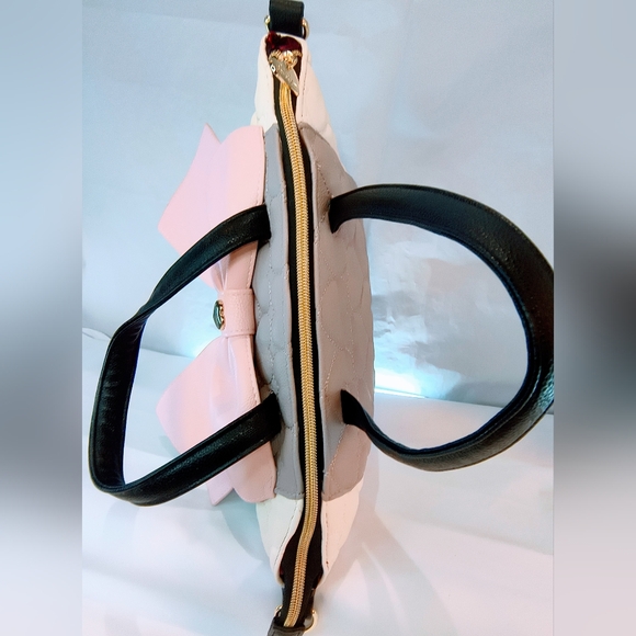 NWOT BETSEY JOHNSON Vegan Quilted Glam Garden Bow Satchel - Picture 6 of 15